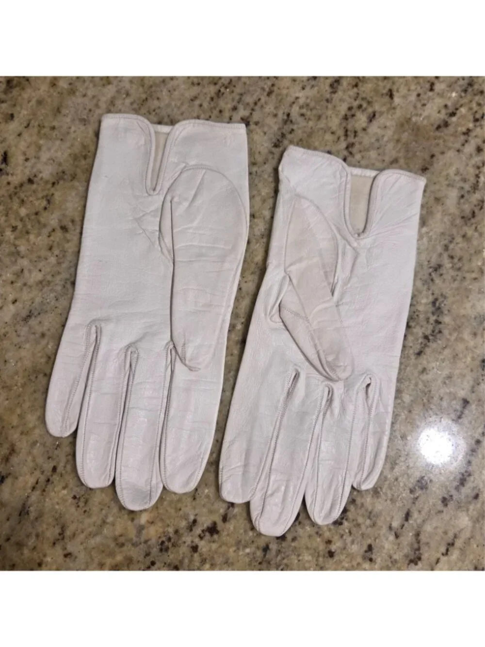Vintage Womens Size S 6.5 Off-White Leather Silk Lined Formal Gloves Italy Saks